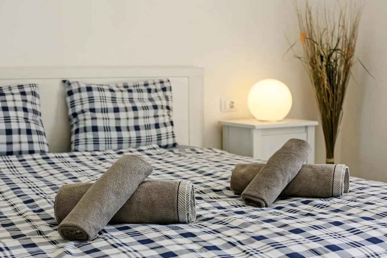 Cozy 1 Bedroom Flat With Pool In Playa Paraiso, Marina Palace 425 Costa Adeje  0*, Costa Adeje (Tenerife)