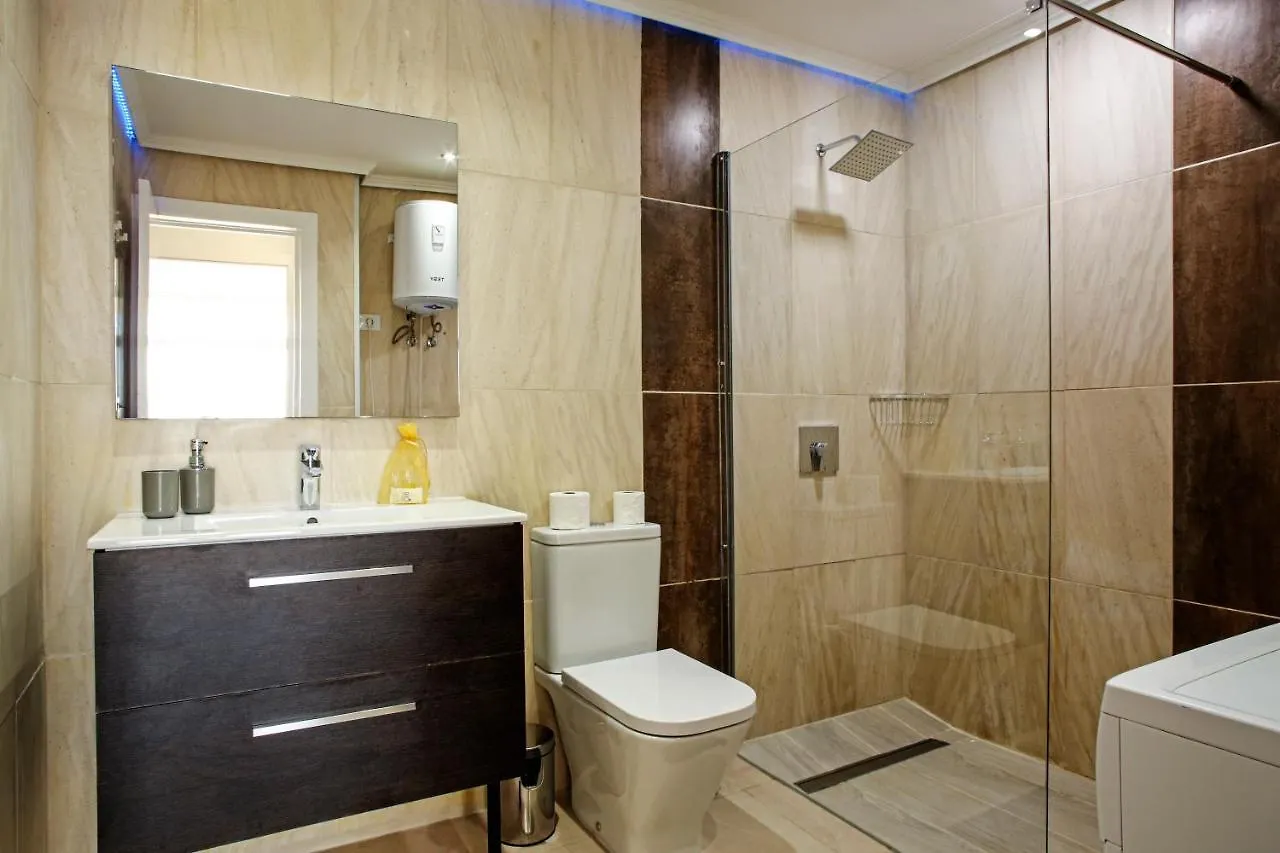 Cozy 1 Bedroom Flat With Pool In Playa Paraiso, Marina Palace 425 Costa Adeje